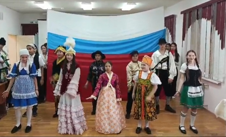В дружбе народов - сила России.